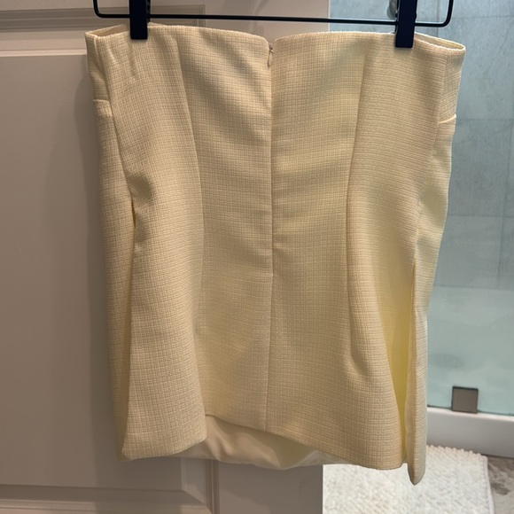 These Three Boutique Linen Ivory Strapless Top Medium - Picture 5 of 14